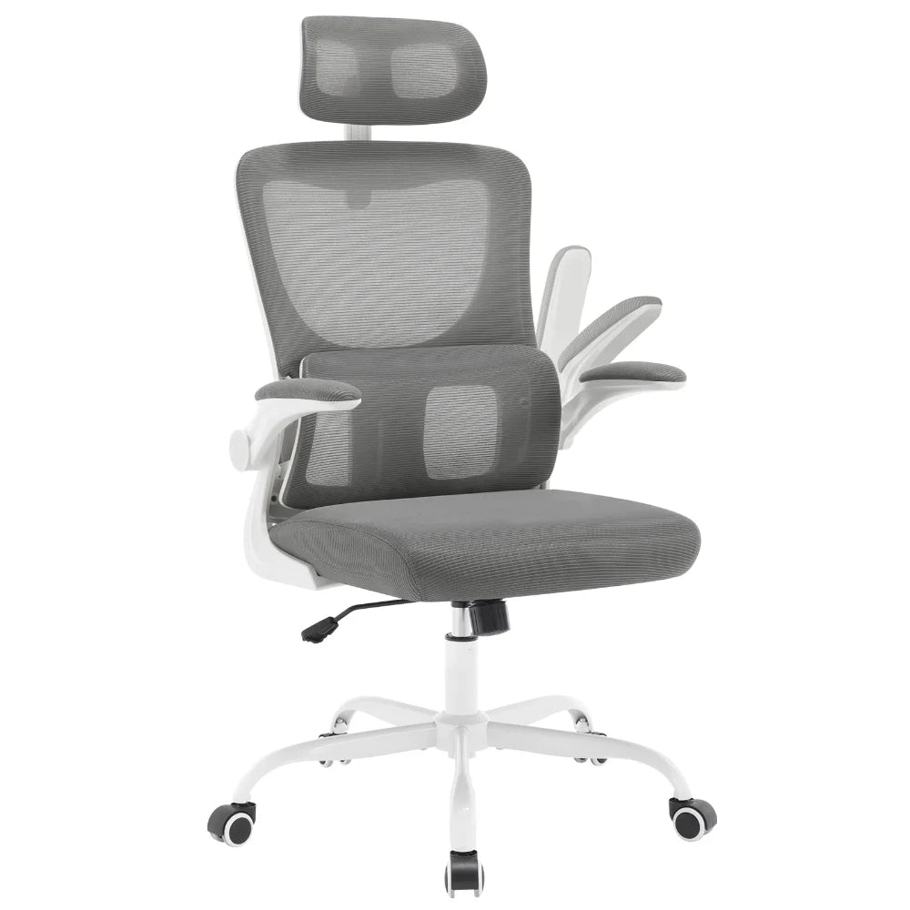 Chaise ergonomique grise avec dossier en maille et accoudoirs rabattables