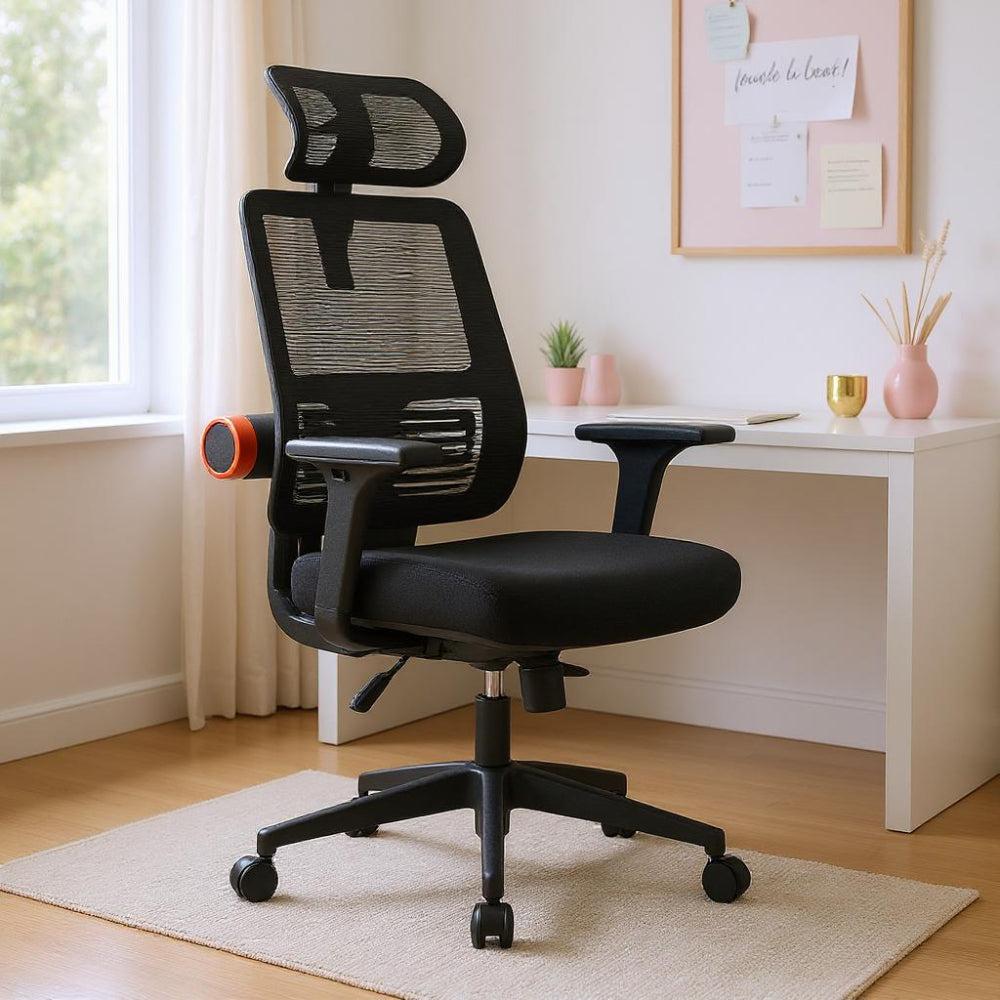 Chaise ergonomique noire avec dossier haut en maille et support lombaire