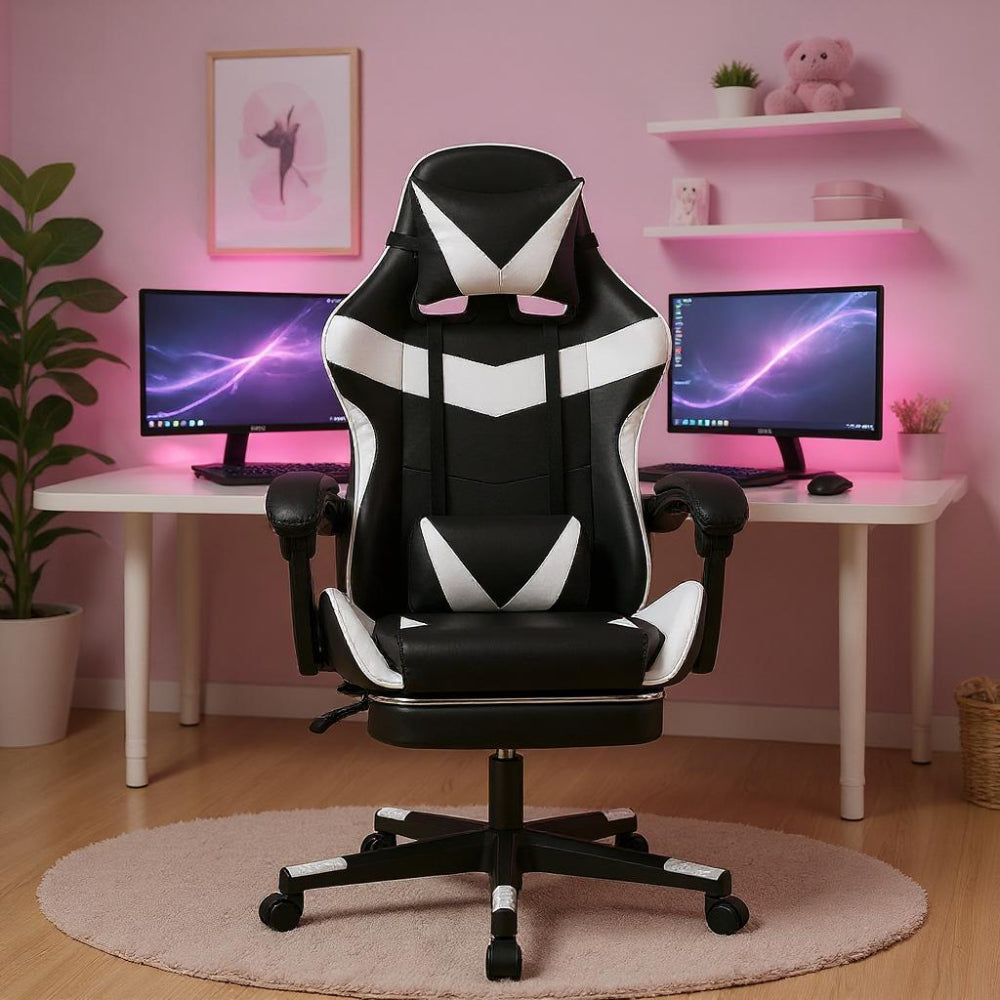Chaise gaming noire avec appuie-tête et accoudoirs fixes dans un bureau clair